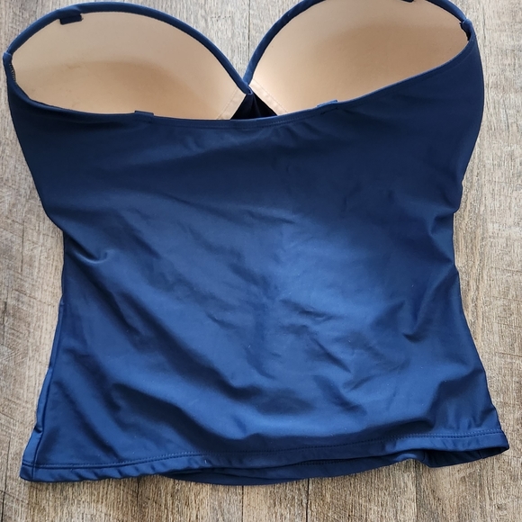 Tropical Escape Takini Top - Picture 2 of 3